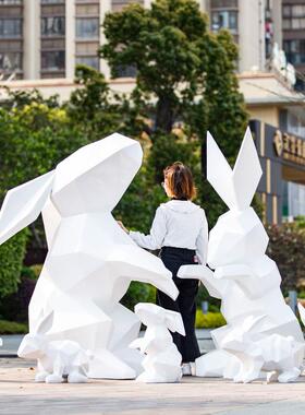 大型园林摆件几何切面兔子户外景观玻璃钢动物雕塑楼盘小区装饰品