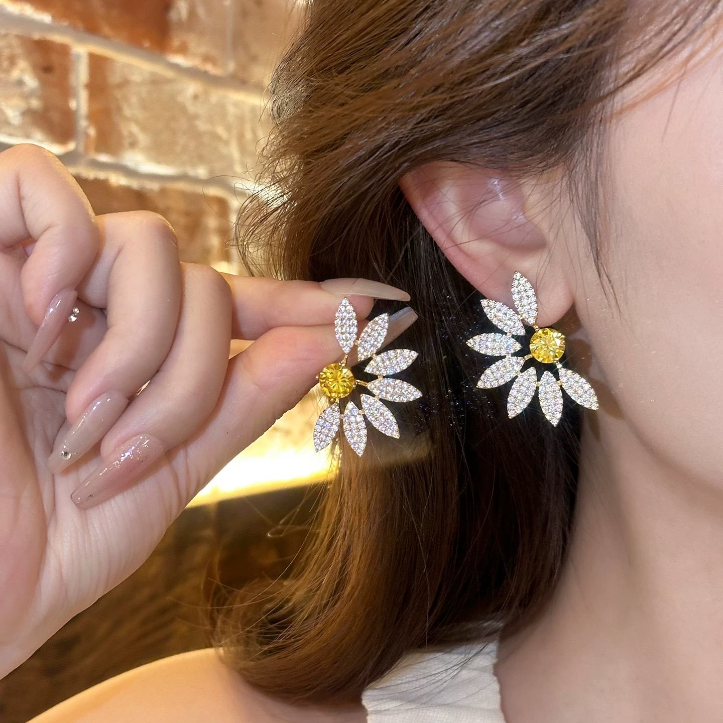 2026年新款小雏菊锆石耳钉女轻奢高级感气质百搭领针耳环大气轻奢,饰品/流行首饰/时尚饰品新,耳环,淘宝优惠券,粉丝福利购,淘宝优惠卷