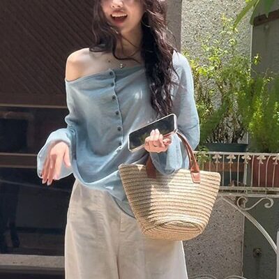 蓝色半开领一字肩针织长袖T恤女夏巨好看的慵懒防晒罩衫薄纱上衣