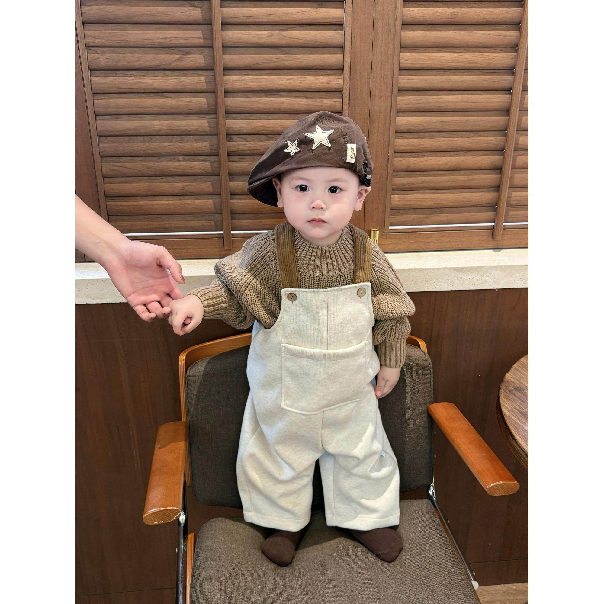 婴儿冬装套装2025新款男宝宝衣服秋冬款超韩洋气婴幼儿背带裤两件