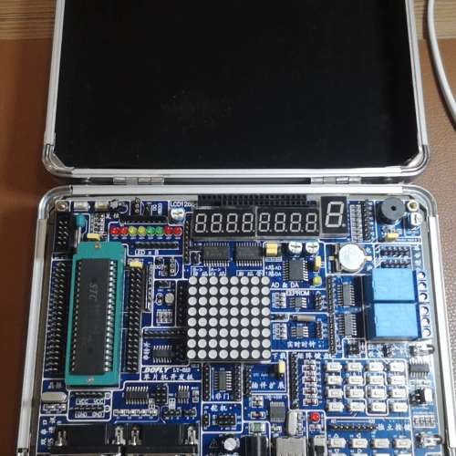 议价全新的，DOFLY LY-51S，单片机开发板套装。买是很早