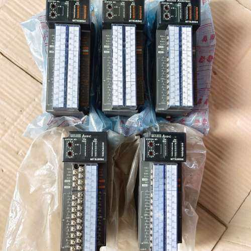 议价三菱PLC模块AX81C，AX80Y80C三个，仓库