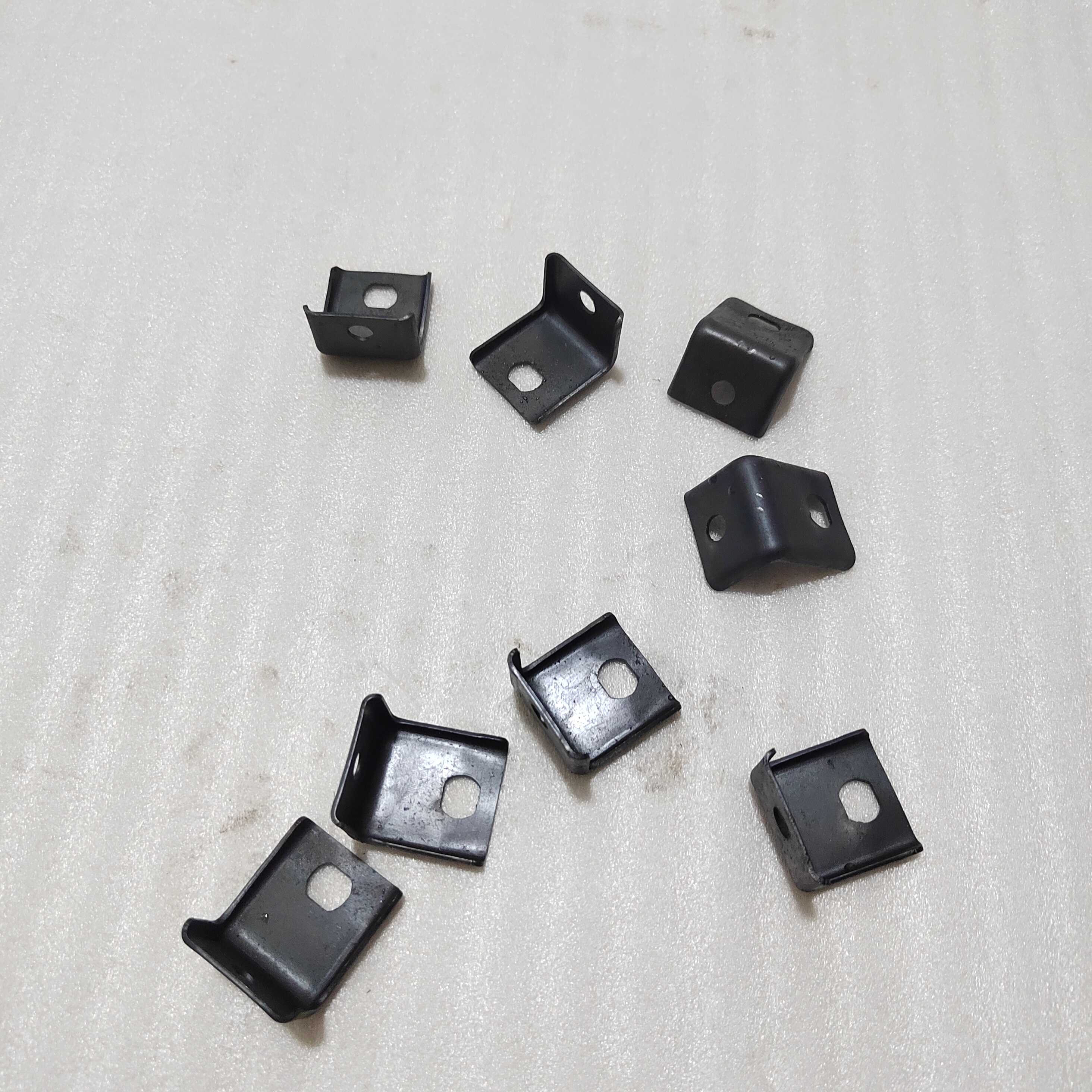 适配江铃宝典皮卡后箱固定连接