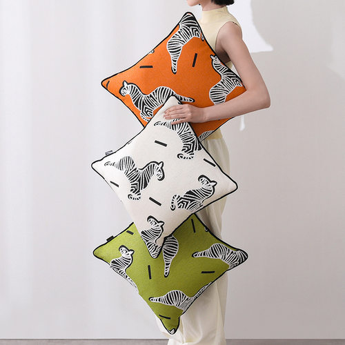 中古轻奢刺绣斑马动物抱枕现代简约靠枕高级感沙发客厅卧室圈圈绒