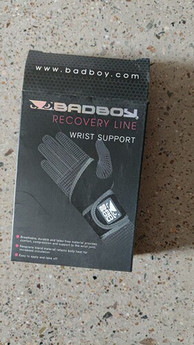 坏小子badboy护腕 特价清仓处理