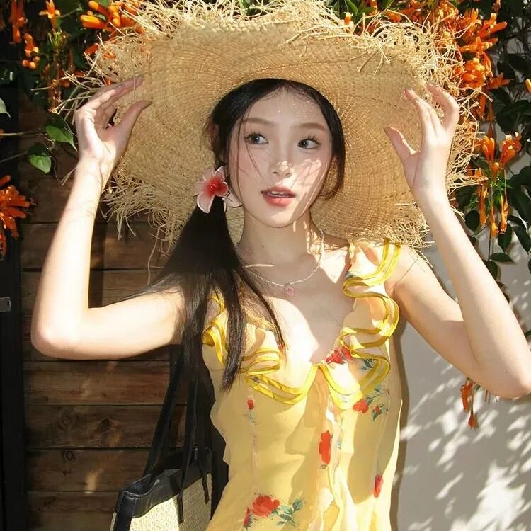 法式V领黄色碎花吊带连衣