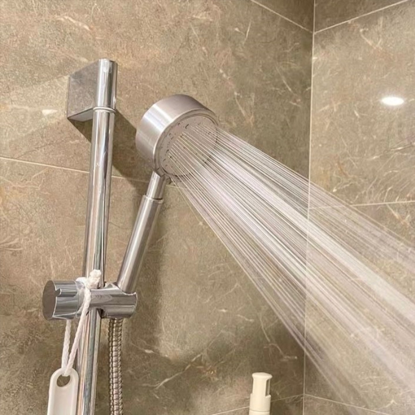 喷头莲蓬头电热水器雅黑洗澡304不锈钢家用沐浴浴霸增压淋浴淋雨,家装主材,花洒/龙头阀芯,淘宝优惠券,粉丝福利购,淘宝优惠卷