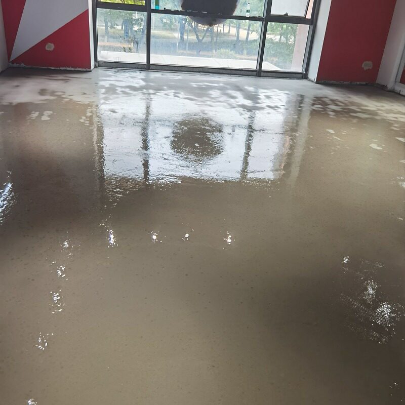 上海周边水泥自流平地面找平上门施工包工包料房间过道厂房水泥地