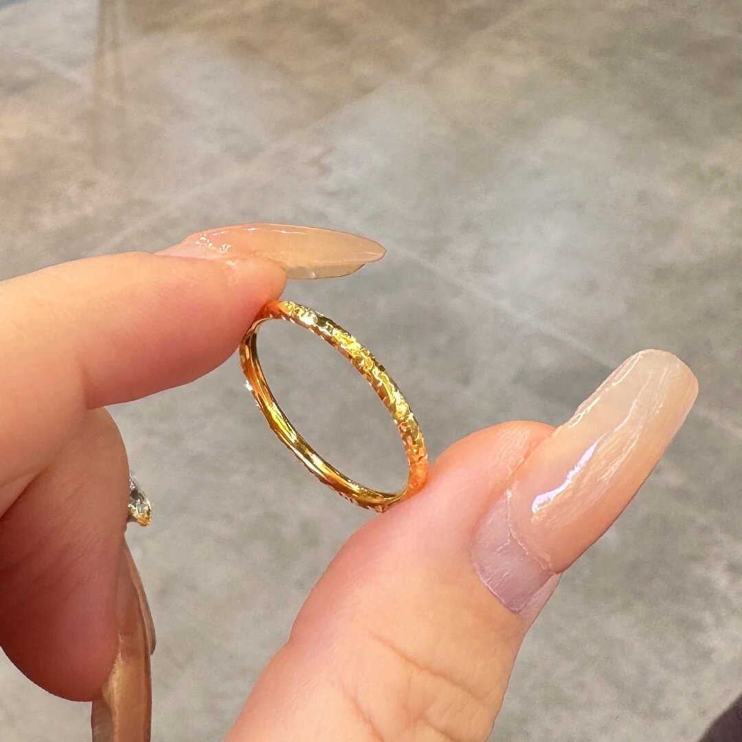 钛钢圆形碎冰冰情侣戒指图片