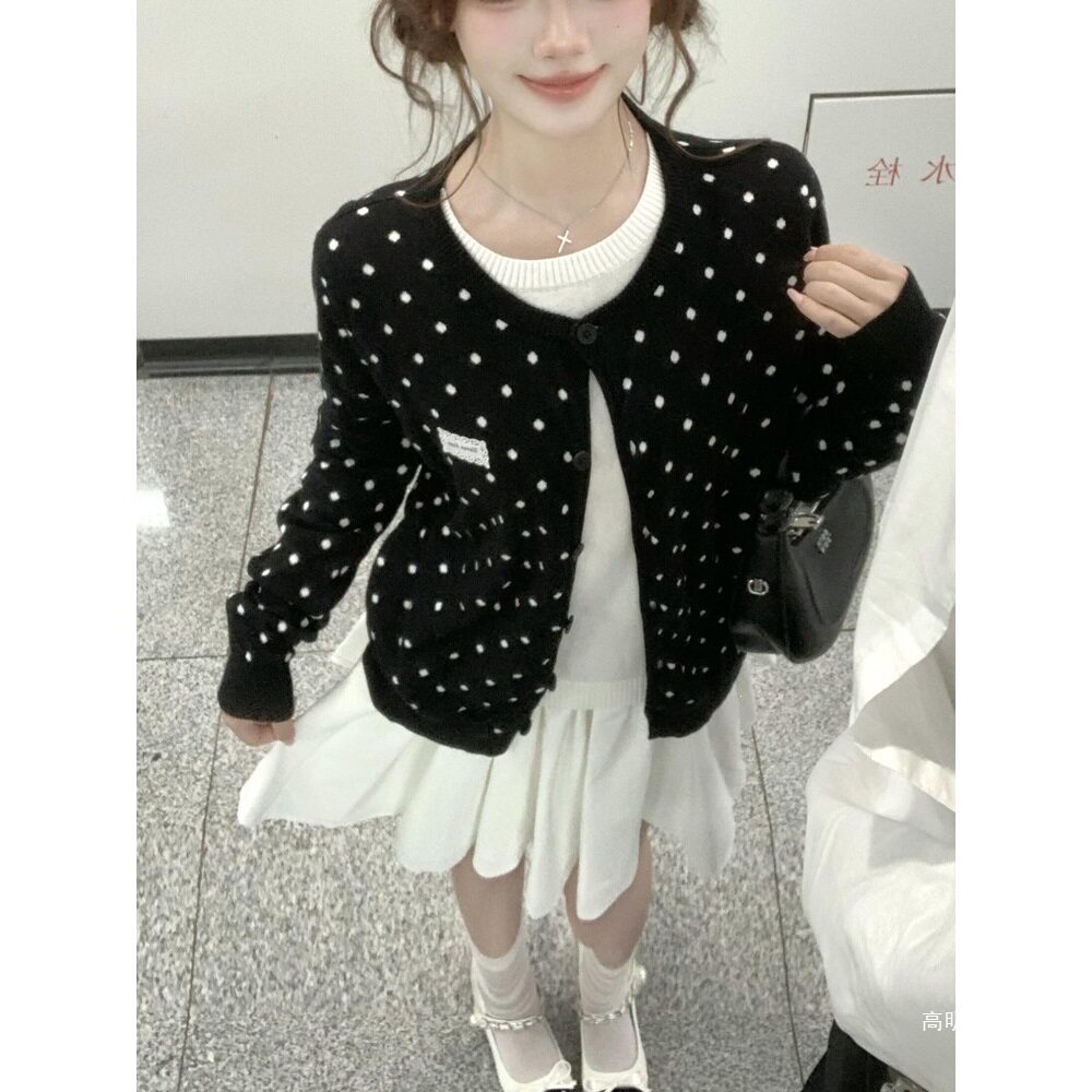 早秋黑色波点圆领假两件针织开衫女秋2026新款小个子初秋毛衣外套