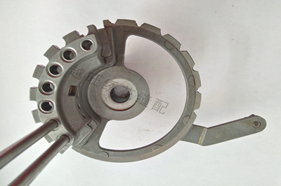 电脑绣花机百灵达针杆箱