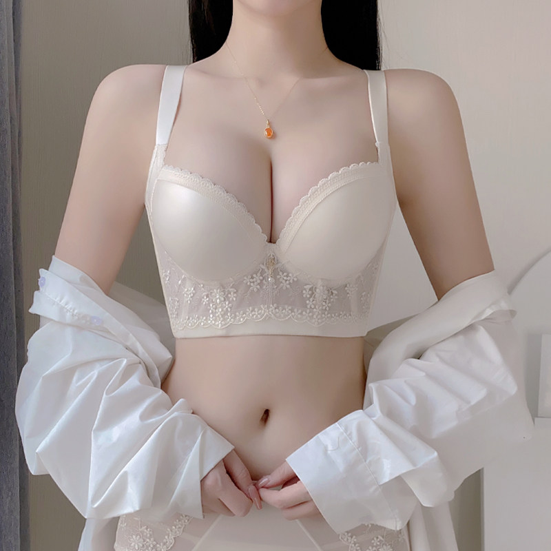 今百伦内衣女小胸显大聚拢侧收副乳防下垂调整型文胸光面无痕胸罩