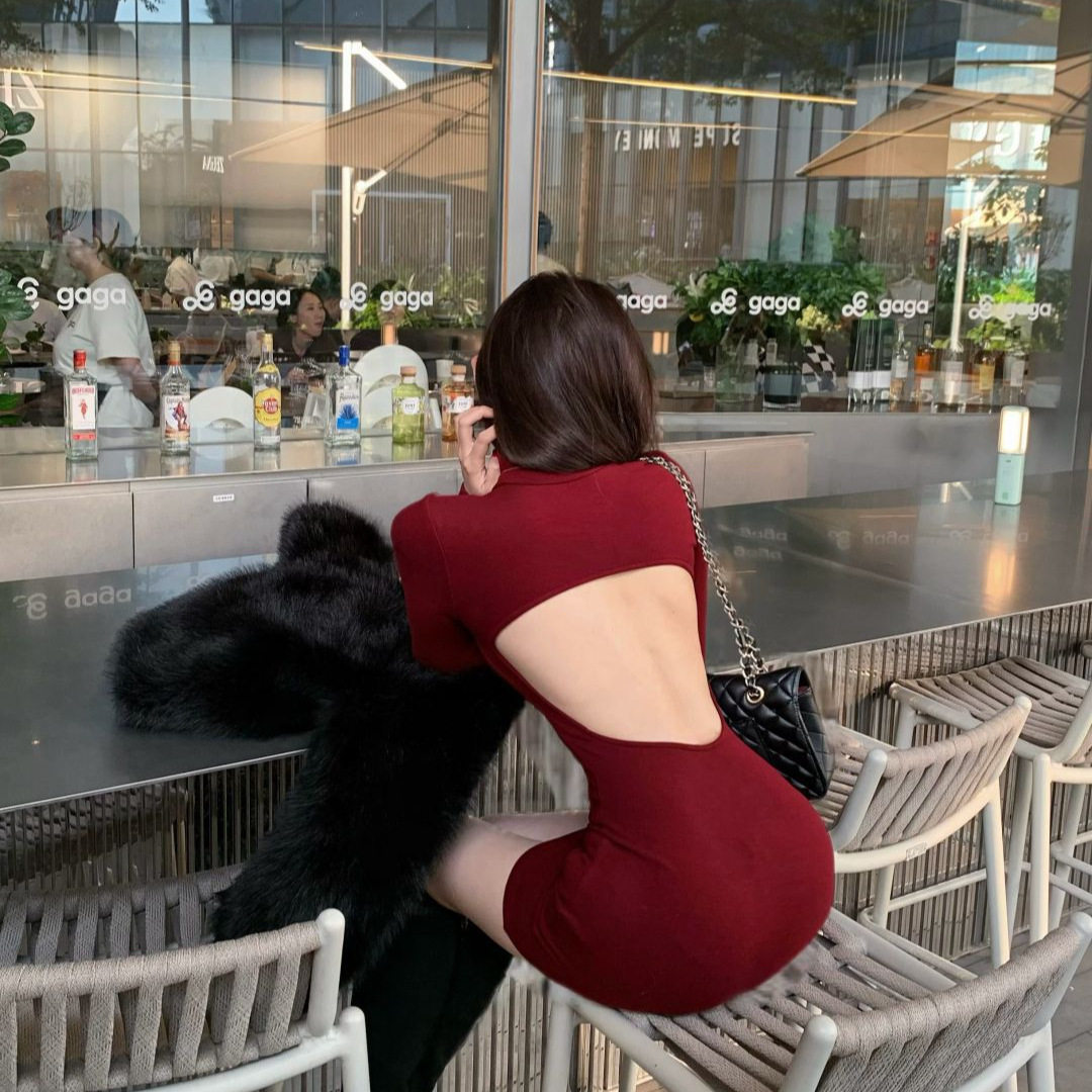 红色圣诞穿搭战袍衣服女装秋冬季性感辣妹风镂空包臀连衣裙短裙子