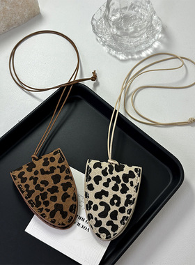 豹纹磁吸眼镜夹皮质挂绳挂脖项链女时尚气质装饰毛衣链小众配饰品