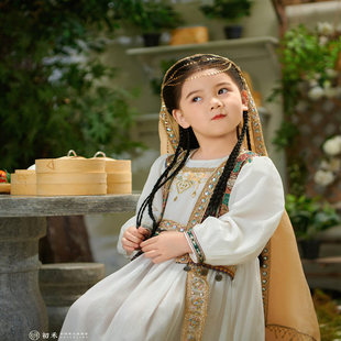 女童西域公主天山神女古风异域风情新疆维吾尔族少数民族风白色