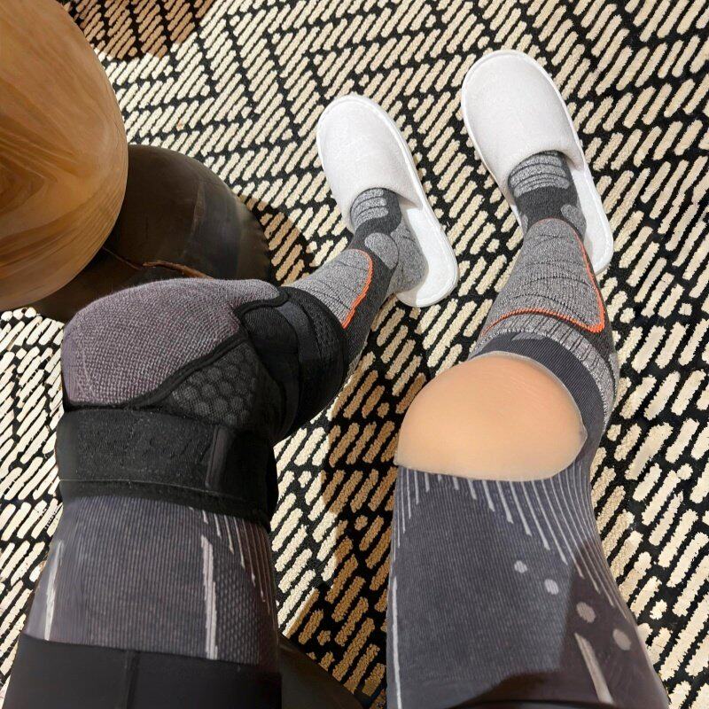 滑雪防护装备滑雪矽胶护具护臀护膝保护垫成人儿童加厚防摔护具