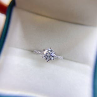 18K金六爪皇冠一克拉莫桑钻戒指定制戒托空托钻戒改款结婚戒子女