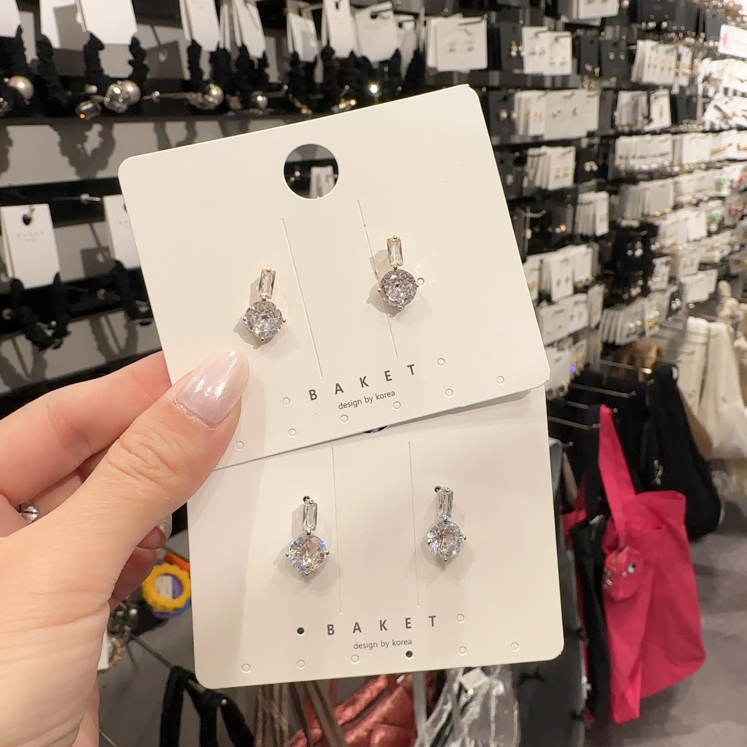 0323韩国东大门代购baket圆钻小巧耳钉 精致优雅百搭通勤设计时尚