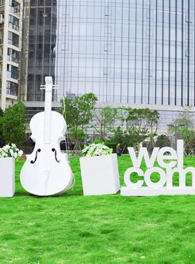 不锈钢大提琴钢琴白马拉花车雕塑售楼部婚纱摄影音符荷花道具摆件