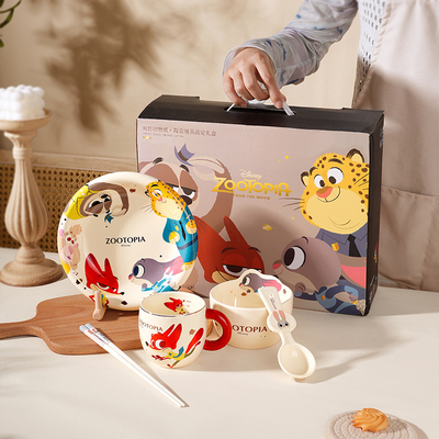 卡通餐具套装新款陶瓷碗盘家用