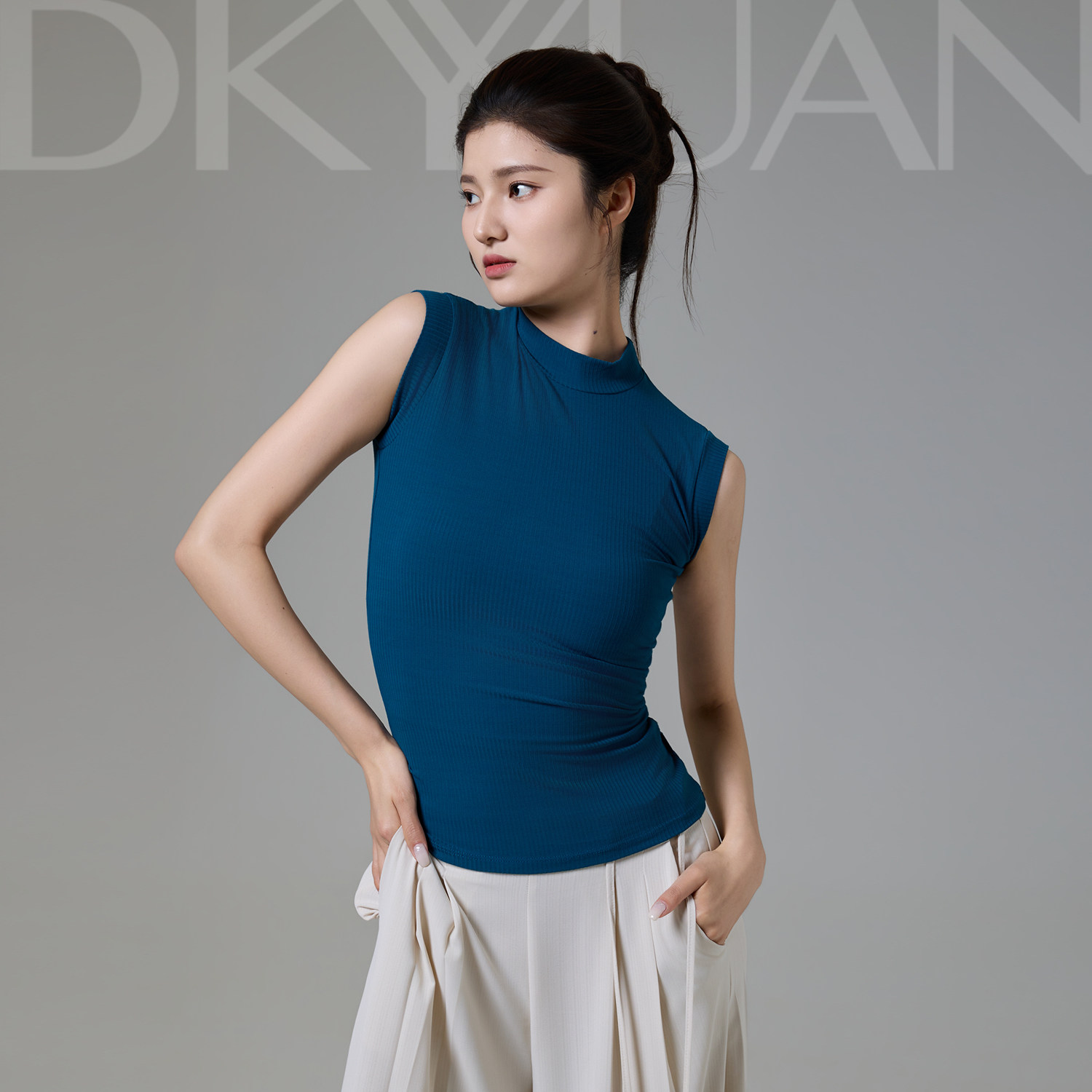 豆蔻依缘现代舞练功服夏季基础无袖背心修身显瘦舞蹈服训练演出服图片