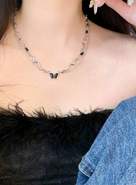 暗黑辣妹风黑色蝴蝶项链2023新款