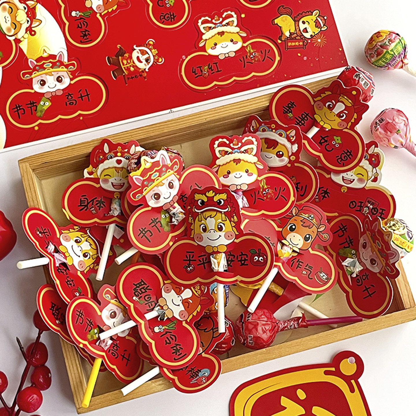 可爱马宝宝元旦新年棒棒糖装饰纸卡片马年仪式感幼儿园大小班一二年级学生儿童礼物祝福贺卡喜庆红色糖果插卡