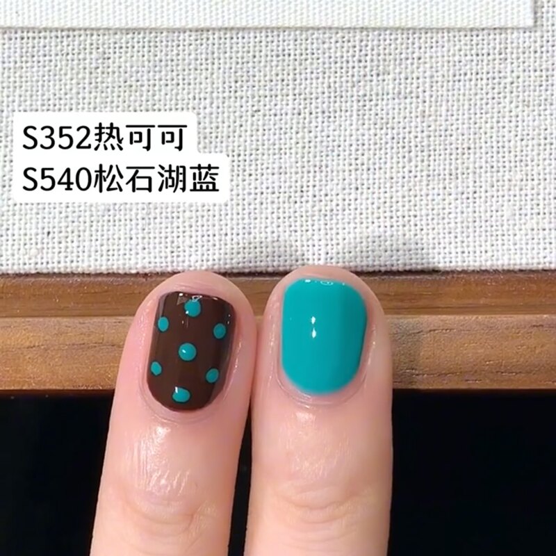 绿松石撞色圆点谁做谁好看！twomoons水性指甲油免烤可撕松石湖蓝