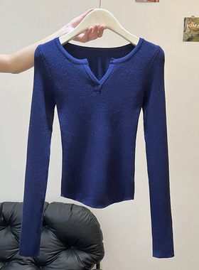 修身型修身小V领针织衫女2026早春长袖套头打底衫气质蓝色上衣