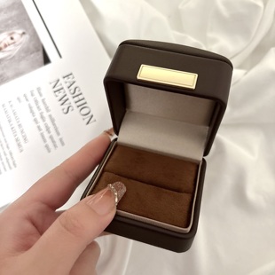 复古迷你戒指盒高端钻戒首饰盒婚礼求婚珠宝高档pu皮质对戒盒道具