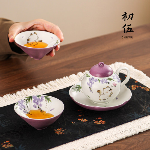初伍釉下彩手绘紫藤花茶壶