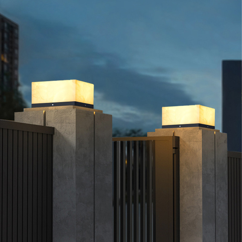 高碧格格太阳能柱头灯