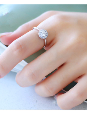 2023年新款高碳钻八心八箭戒指女一克拉简约六爪婚戒钻戒