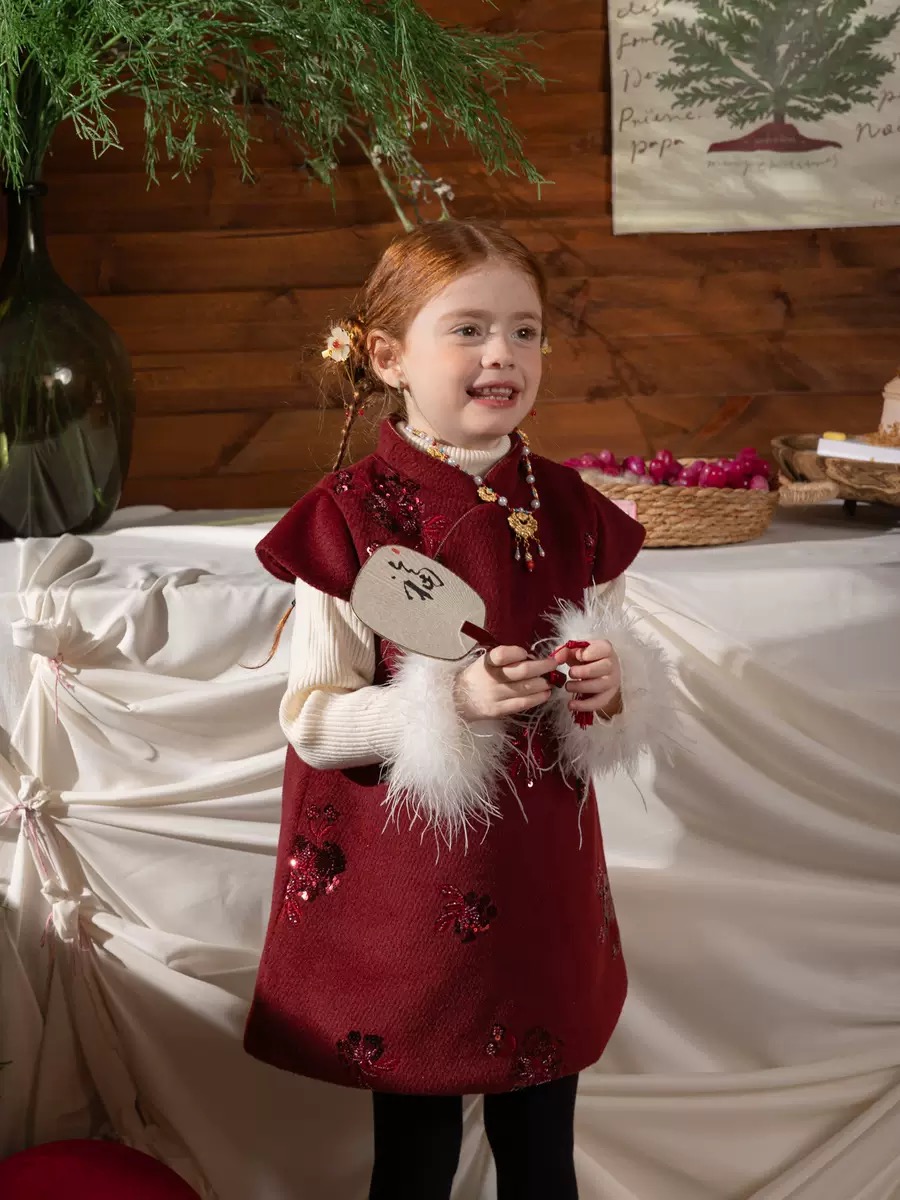 2025秋冬新女童新中式国风刺绣旗袍背心裙加厚红色呢料年款连衣裙