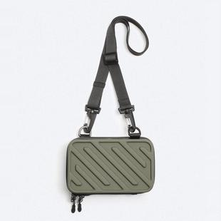 2025春夏新款潮流男包黑色盒型休闲百搭小方包男士时尚单肩斜挎包