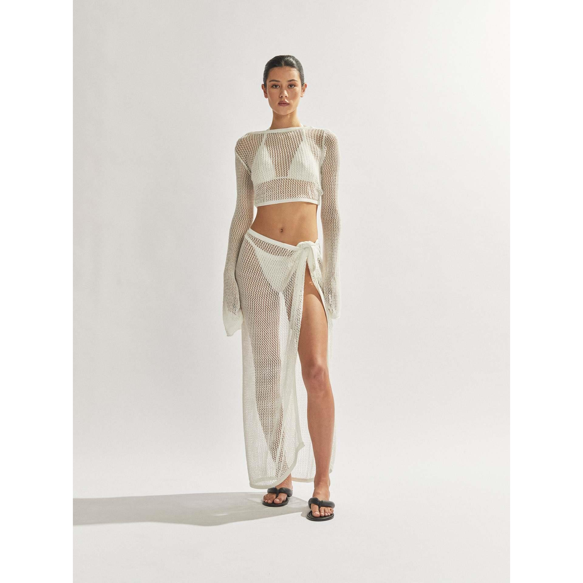 Summer short cut backless long sleeved top with high slit