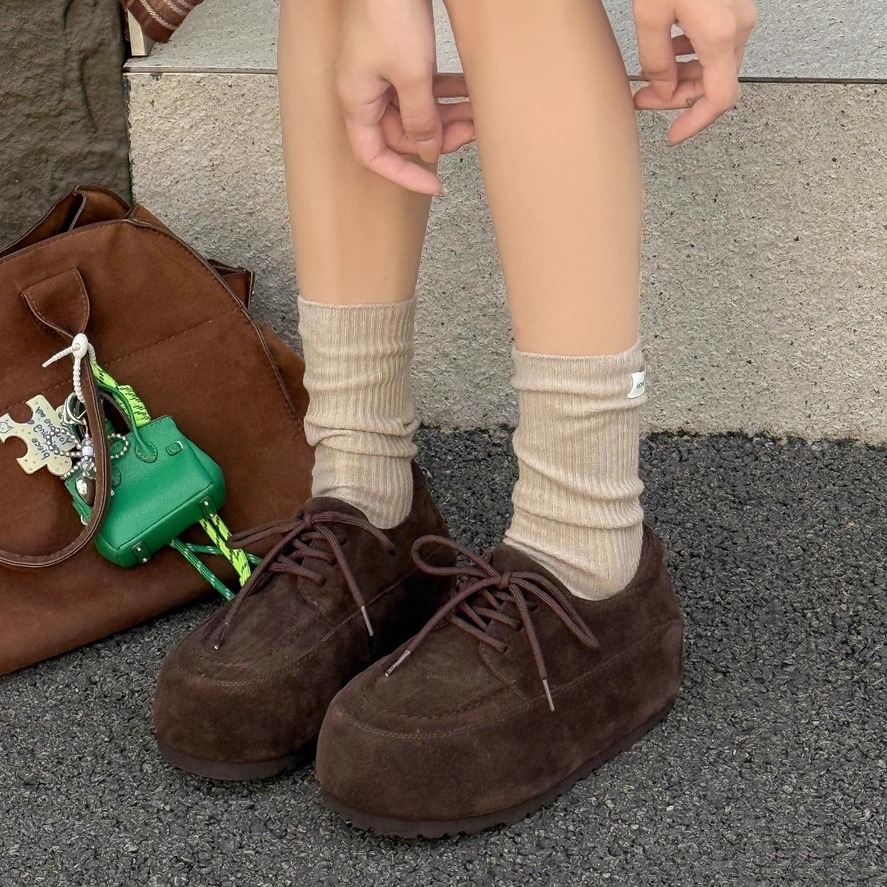 艾模儿女鞋厚底面包勃肯鞋2025秋冬女鞋时尚百搭舒适一脚蹬皮面