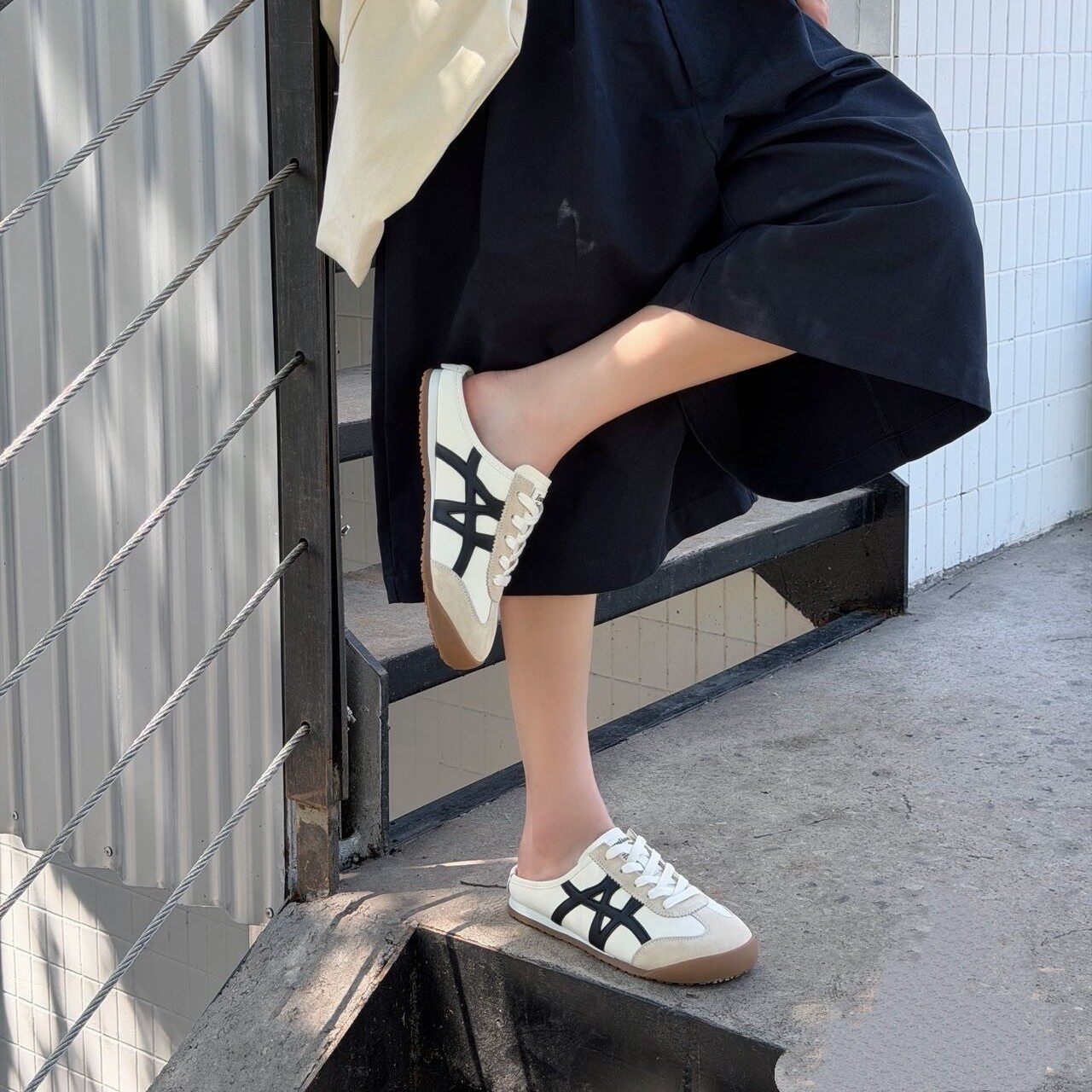 艾模儿松弛感穿搭真皮一脚蹬德训鞋半拖超软超舒服2026新款女鞋