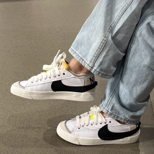 Nike/耐克BLAZER LOW 女子开拓者轻便复古休闲运动板鞋DQ1470-101