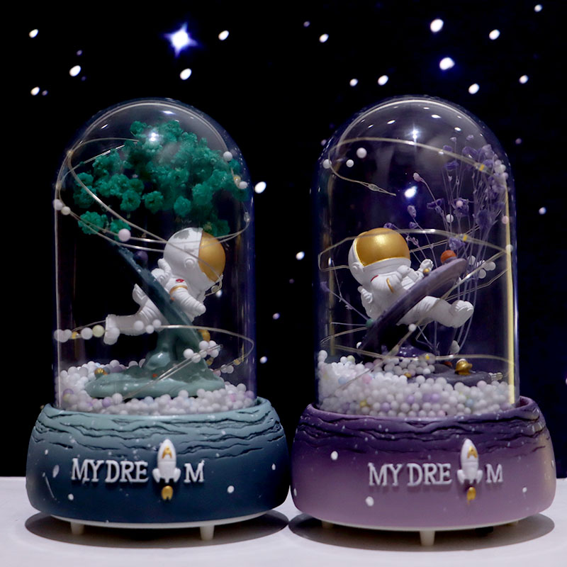 宇航员太空人玻璃罩干花桌面装饰