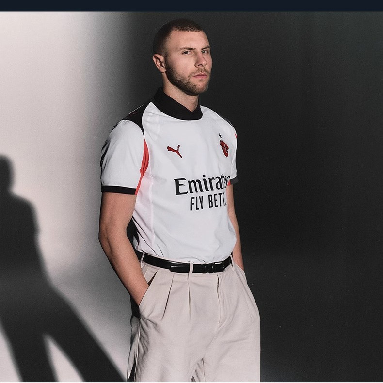 彪马25-26赛季AC米兰客场球衣