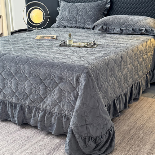 2025新款水晶绒床盖三件套加厚