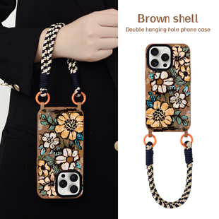 适用苹果15plus手机壳挂绳手提iphone13promax新款斜挎14可背12pro短款腕带女款11ins复古花朵xsmax挂脖棕色