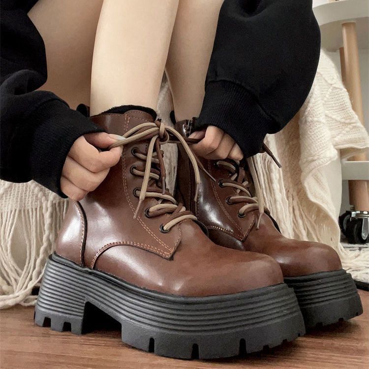 马丁靴女春秋单靴新款网红时尚休闲厚底防滑帅气复古机车短靴