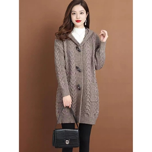2025年秋冬新款毛衣麻花外套女装韩版气质中长款外搭针织开衫女