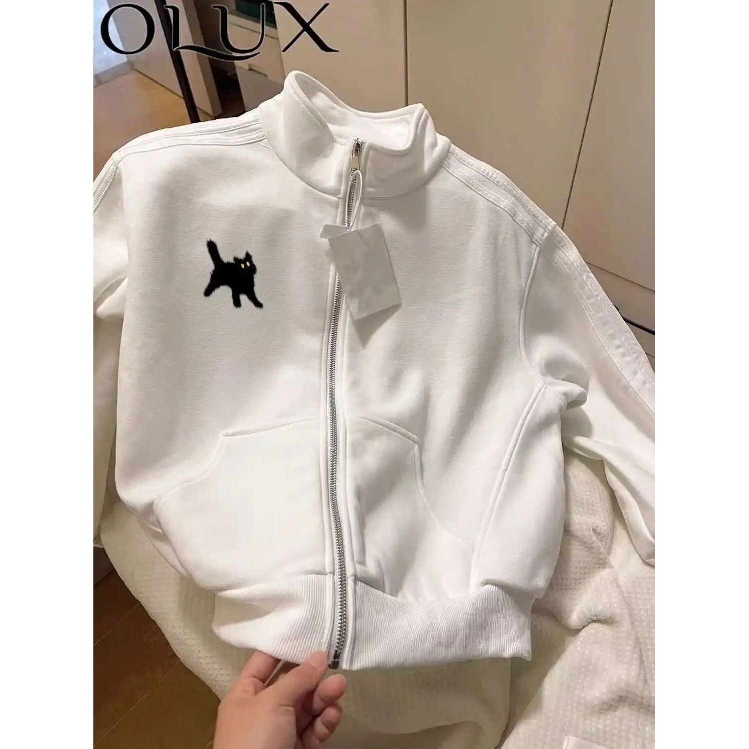 短款卫衣外套女2026新款春秋季薄款小个子设计感小众休闲百搭上衣