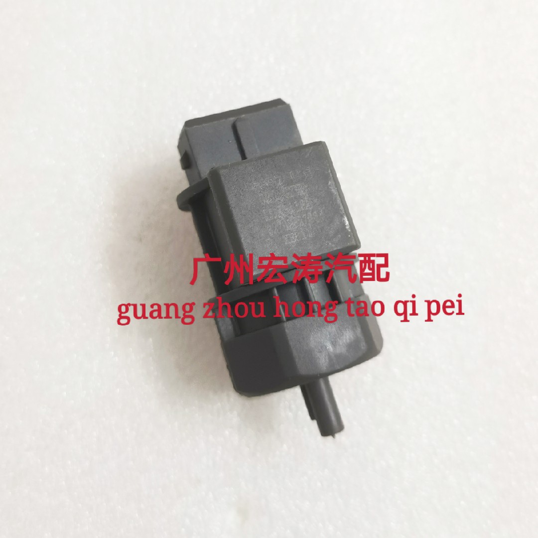 适用于郑州东风锐骐里程表传感器D22皮卡P27尼桑转速咪表感应