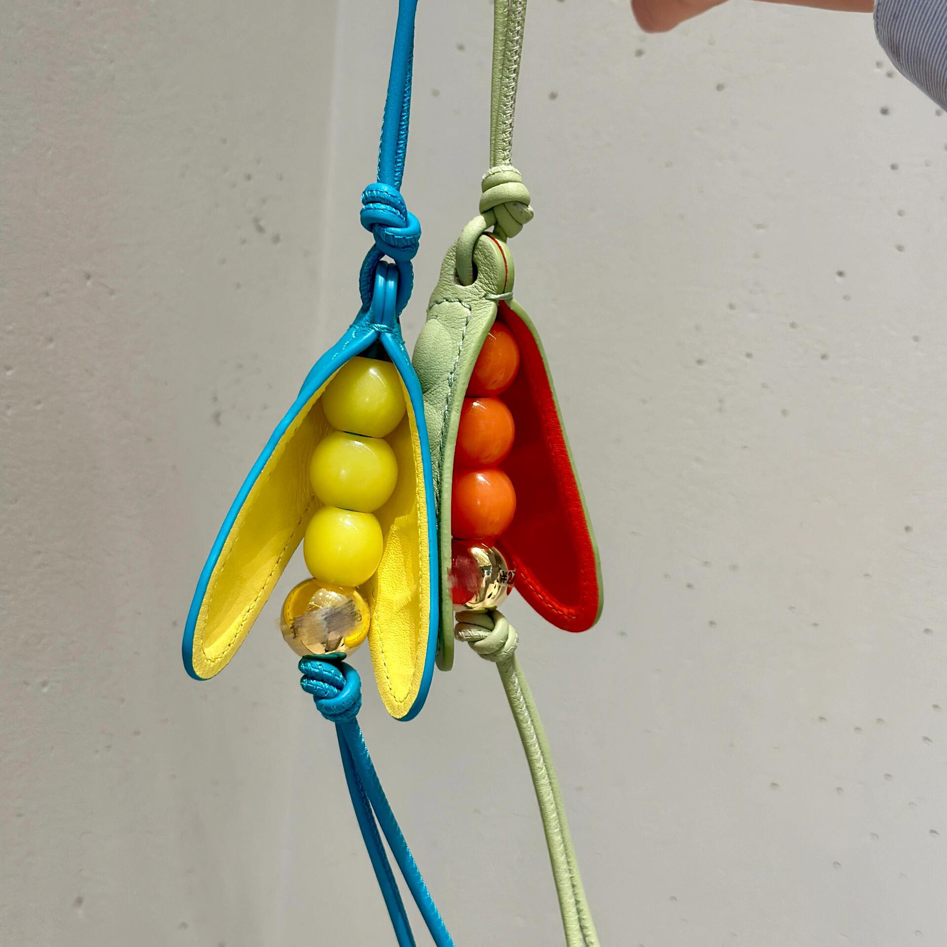 豌豆荚挂件真皮绳汽车钥匙扣吊饰