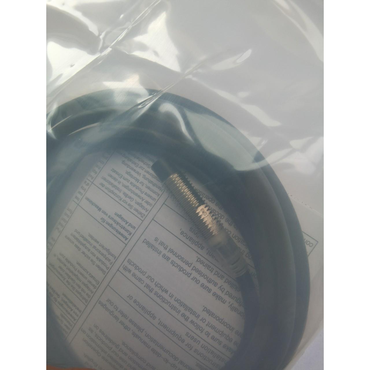 接近开关 限位开关 E2E-X6MD18 直流2线