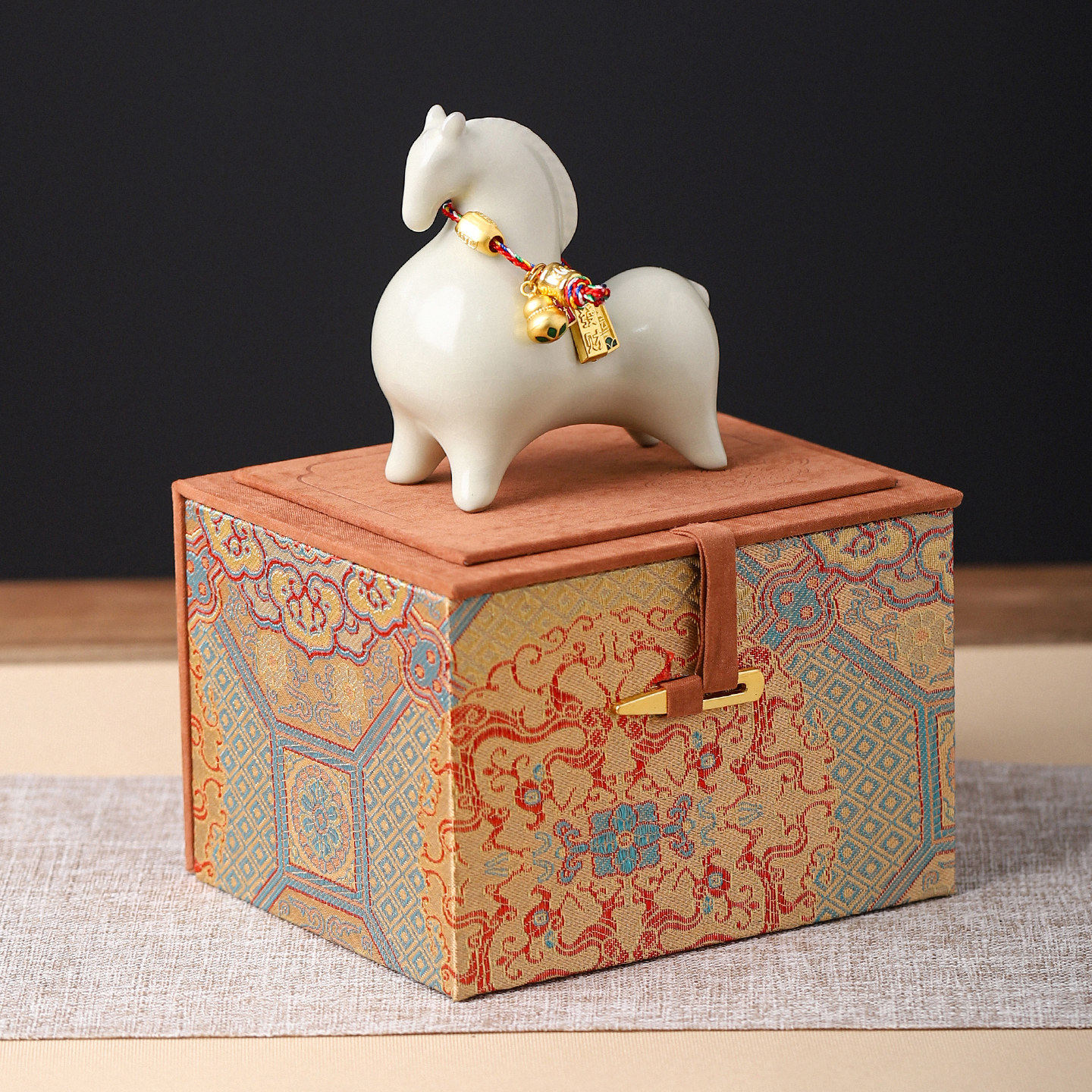 汝窑马上发财办公室客厅玄关马到成功装饰摆件陶瓷装饰品礼盒装,家居饰品,桌面摆件,淘宝优惠券,粉丝福利购,淘宝优惠卷